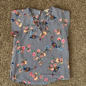 lily white shirt sleeve top size medium